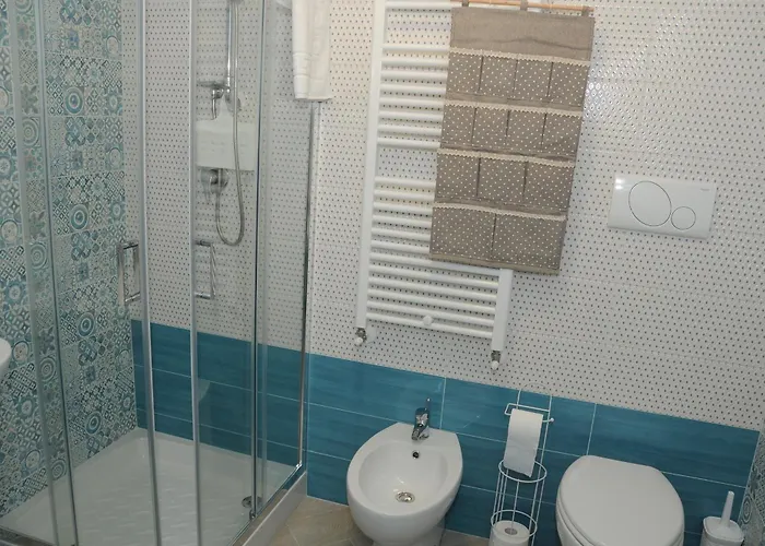 Tamarix Bed & Breakfast 4*